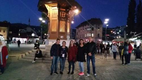 IMG-1987bcd8a19592557a7d9d65b53ded5f-V