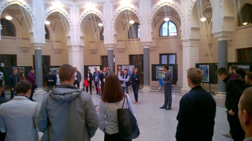 IMG-afca336686daa579006675523dfffdac-V